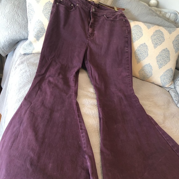 Free People curvy Float on Flares - Picture 13 of 15